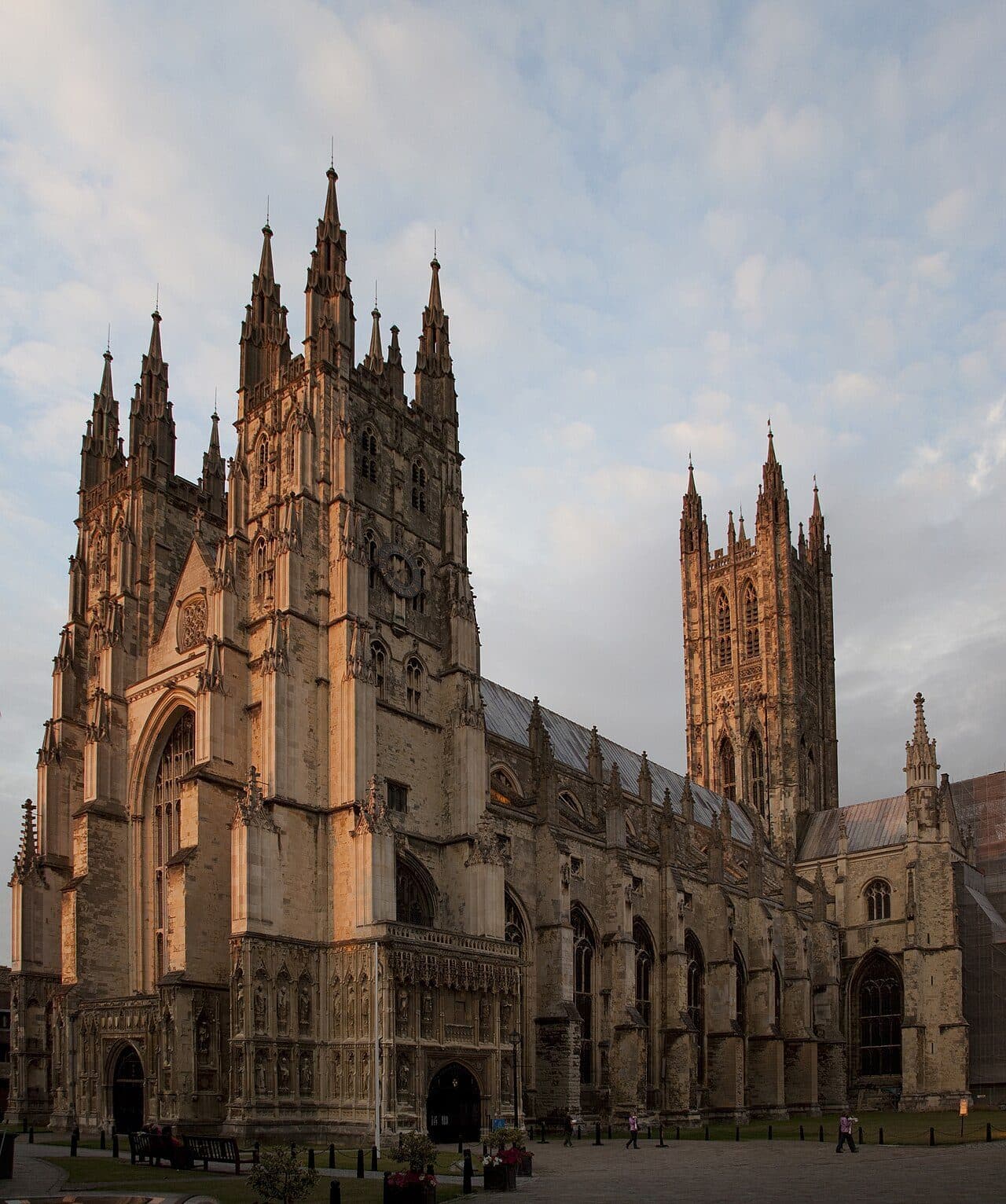 Canterbury Cathedral & Leeds Castle
