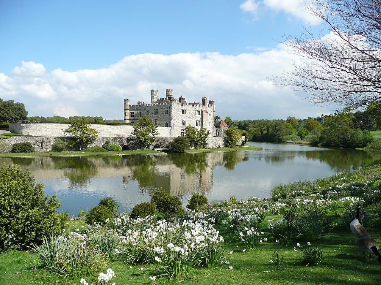 Leeds Castle & Sissinghurst Gardens